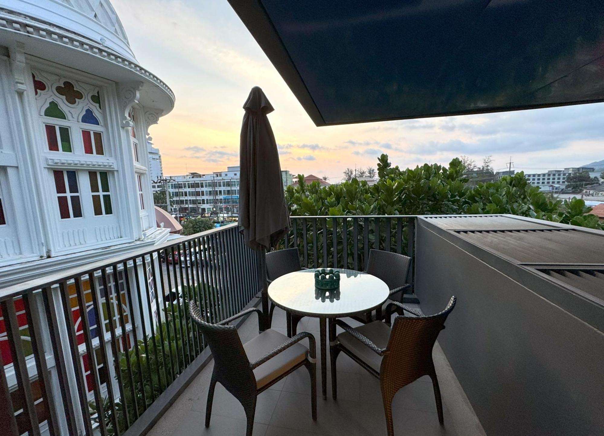 The Deck Condominium By Lofty Patong Exterior foto